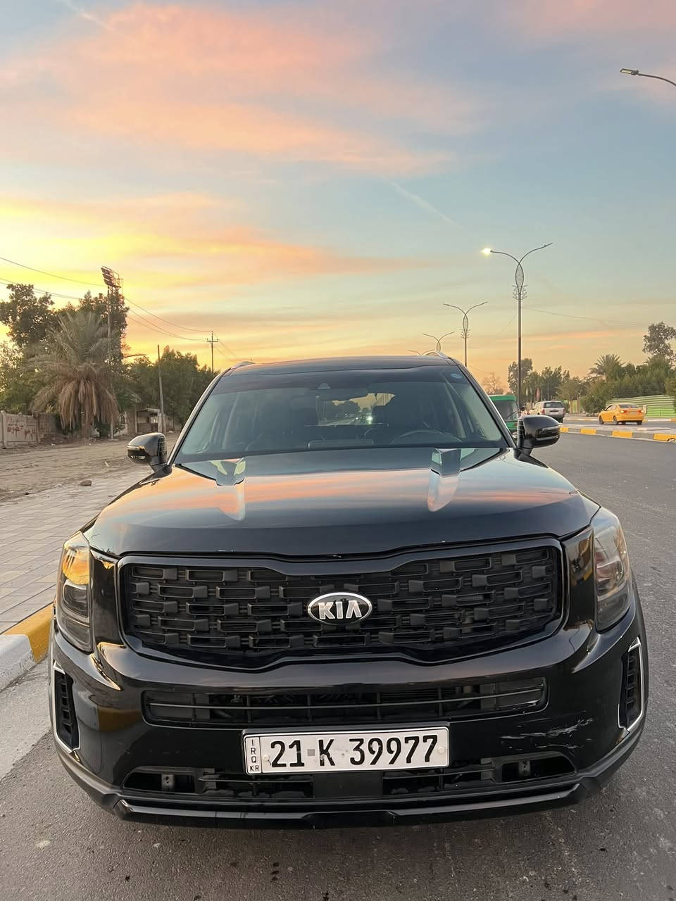 السلام عليكم كيا تورلايد 2021 مواصفات فول 1/1 ماشيه 30mi
السعر ( 220 $ ) مكانها بغداد *********** 
وارد امريكي حادث جاملغ وبنيد بدون دواخل محرك وكير مكفولات مواصفات / فتحه سقف/ كشنات vip منفصل / كشنات جلد تدفئه + تبريد / بصمه تشغيل + بصمه ابواب 
شاشه ابل كار بلي / رادارت امامي وجانبي / مري شفط / ترحيب 
سايد بريد بصمه / صندوك كهرباء / كشنات كهرباء / شاحن لاسلكي وبعد بيها كلش هواي مواصفات السياره جديده وجاهزه 
وكل نقص مابيها تحويل مباشر الشراي يتصل
