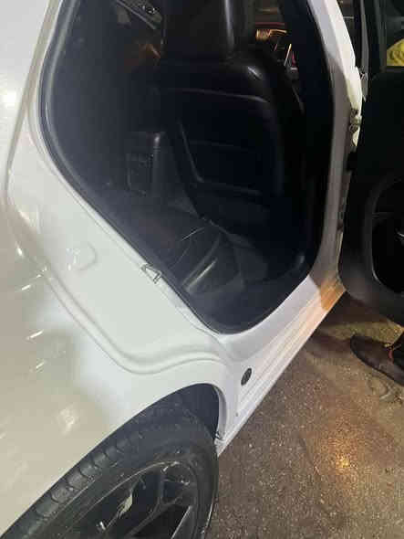 سلام عليكم  اوباما c300 موديل 2016 رقم بغداد وحسب المواصفات  المعروفة للبيع بأسمنا تحويل بعد اكمال الهزة رقم بغداد بيها اربع قطع او خمسة ابيع مصبوغة عام  وحسب السونار الموضح بالنشر السيارة خير من الله بس عوزها ملاحظات ماجذب بالبيع الي تصير نصيبة افهمة ويدلل علية. السعر ١٦٥$ مجال بسيط  للاستفسار***********  ابو علي . بغداد
