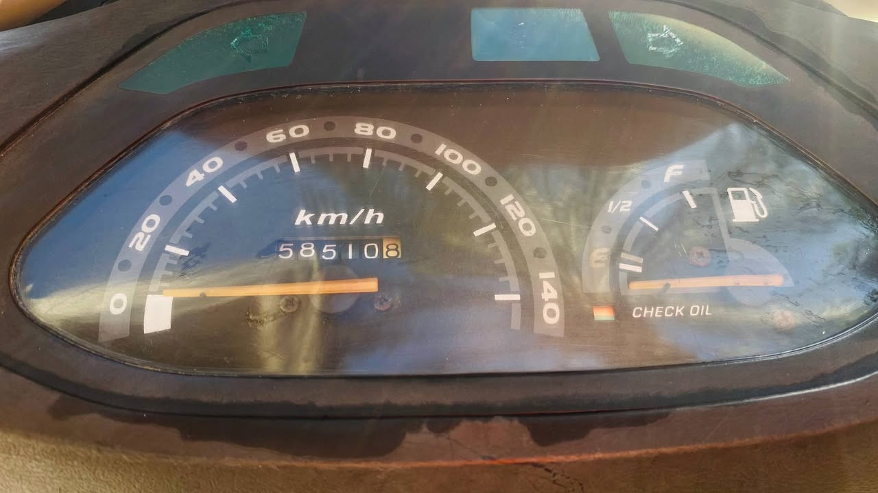 السلام عليكم للبيع فراشة كرستال          دبلات جدد تايرات جدد كهربائيات شغالة لايت عالي ناصي قفل جنطة بريكات السلف شغال بس يحتاجلهة باتري ونواقص بسيطة السعر 300 وبيهة مجال مكاني حلة بداية النيل       للاستفسار ***********
