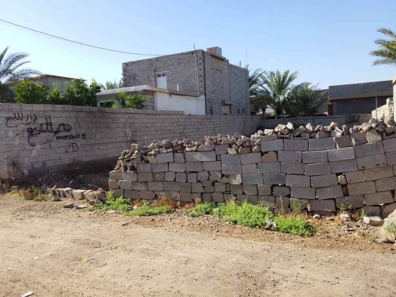 قطعه ارض للبيع المساحه 252 متر العنوان بغداد الراشديه. منطقه العاصفه  قرب جامع الامام علي
السعر 25مليون. لاستفسار ***********

