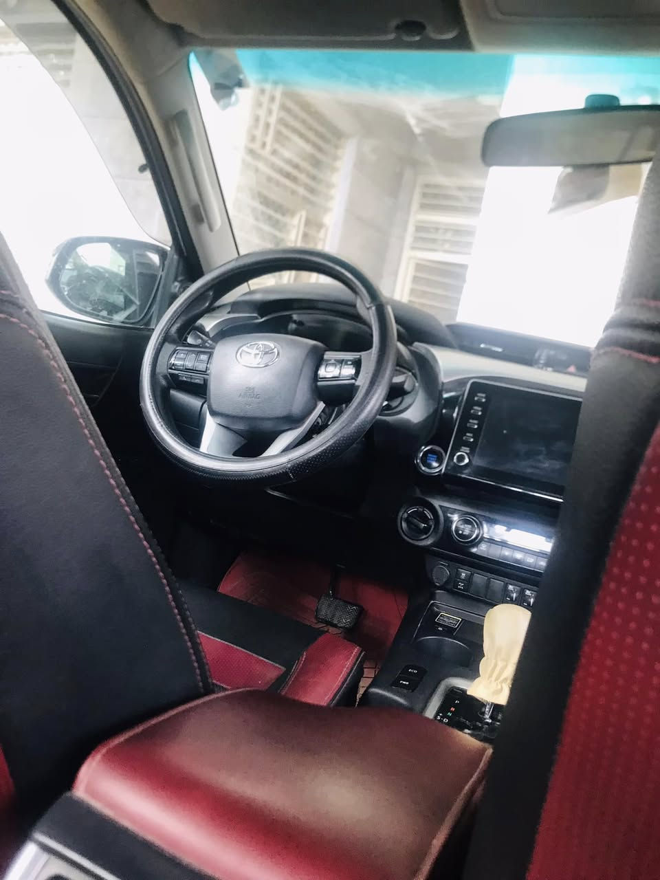 سلام عليكم للبيع هايلوكس فورويل ساز v4 ماشيه واحد وتسعين كير واتماتيك سياره نظيفه فول مواصفات بصمه 4x4 تبريد كشنات تحكم فول مواصفات بيه شبر بارد بلباب الخلفي ورصعات بسيطه وجانب لايمن ولايسر رصعات بارد كلش صغار حيل سعر 303 وبيه مجال للشراي للاتصال استفسار *********** سياره رقم بغداد مكان بغداد يوسفيه
