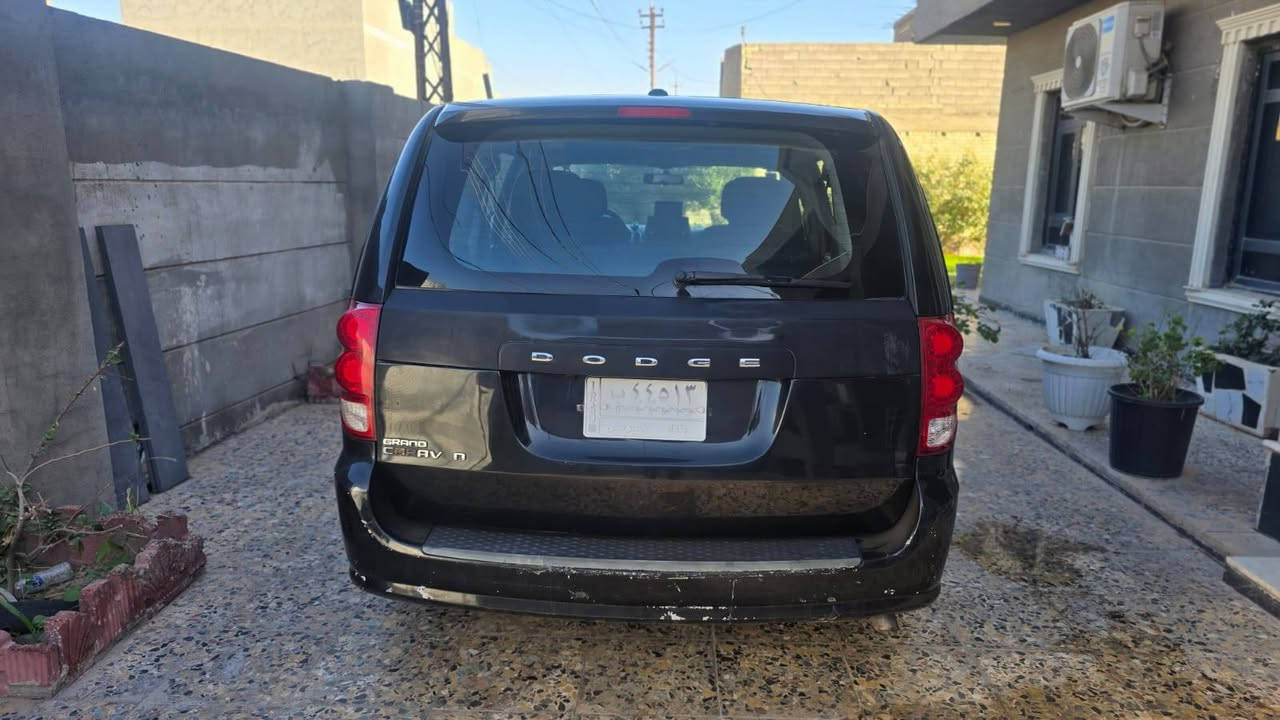 السلام عليكم 
دوج كرفان ٢٠١٢ رقم بغداد  محرك 3600
نظيفه جدا الضربه قبق جنطه مصبوغ حزام تخم تاير محرك جديد بوب كهربائيه مع منضومة غاز ٨٠ لتر  السعر١٢٠ مكانها بغداد  التواصل ***********
