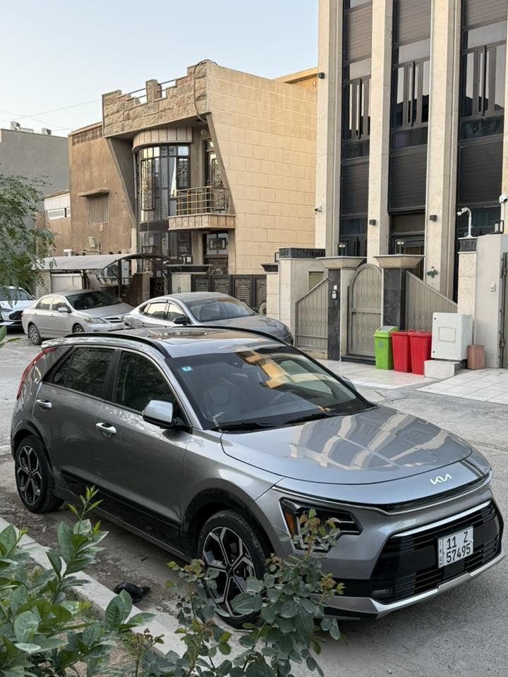 كيا نيرو 2023 هايبرد
ماشيه 46 الف كيلو. 
فول مواصفات. 
فتحه. 
كشنات تدفئه تبريد 
جنطه كهرباء. 
جلد. 
فول الفول. 
***********
بغداد اليرموك.
