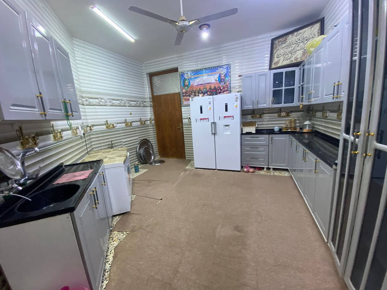 الســلام عليــكم
دار للبيـــــع
زراعـــي سند25
طابقين بناء حديث
العنوان🌏/حله نادر التاجيه 3
محتويات الدار ⛺️/ 4غرف نوم واستقبال ومطبخ وهول وكراج سياره وحديقه 
موقع مميز وسعر مناسب😎

الـــاــاـ ســتــفــســار اكـــثــــر زيـــارة مكـــــتب القـــــــلعـــة 
المـــكـــان حـــلـه ورديـــــه خــــارج قـــبــل مــجــمــع
الــوُرديــــه الطــبـــي…
مكـــــتب القـــــــلعـــة 
مـــريـــح و مــــضمــون ——
 ***********  ريـــاض الــبــكـري
‏‭0781 448 2411‬  قـــاســـم الــبــكــري
