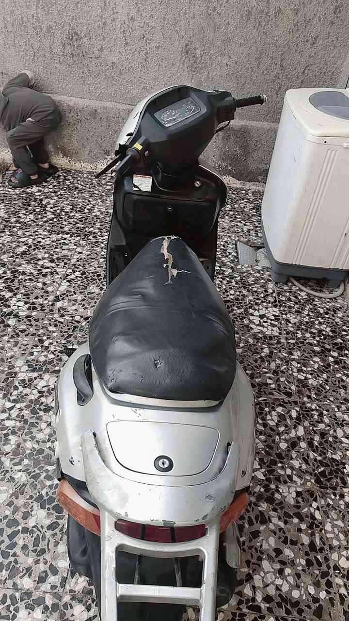 سلام عليكم دراجة لبيع دراجه نضيفه كلشي شغال بيهاصلف كهربيات شير ليريدها بي خير ويدلل سعر 400وبيهاًمجال ***********
