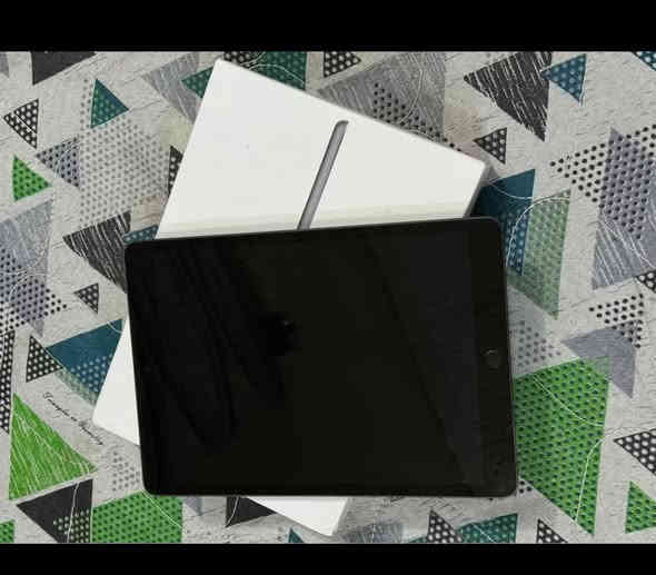 سلام عليكم 
ايباد9نضيف كلش ما مفتوح مايصرف شحن ابد 
البيع السعر275وبي مجال 
المكان البصره الحيانيه 
رقم الهاتف ***********
