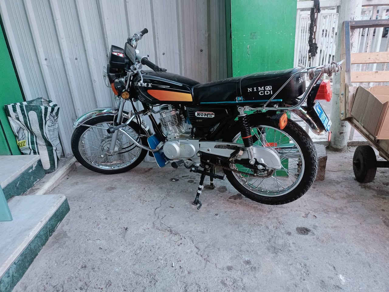 سلام عليكم ورحمة الله وبركاتة  
دراجه يراني نامه 4كير  للبيع موديل 25 دراجه خير من الله صافي  شوفت عينك  سعر 550
وبيهه مجال
 اتصل *********** 
مكاني  بغداد  كاضميه
