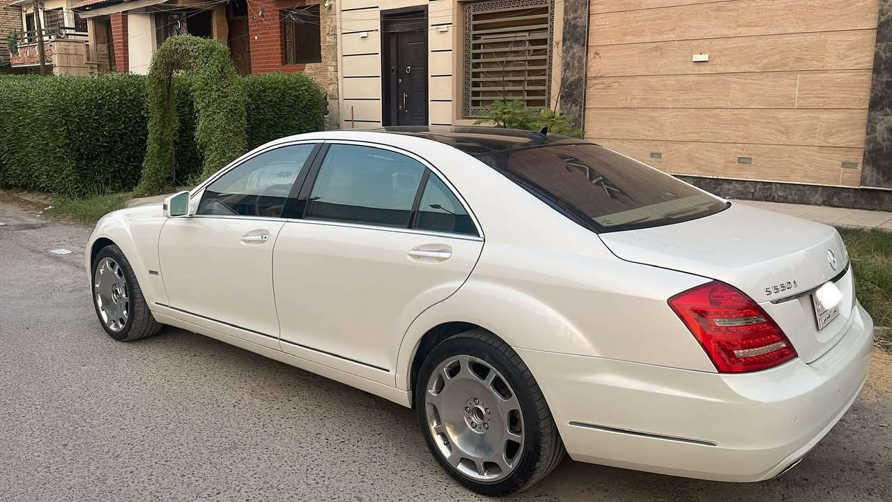 مرسيدس 550S
Mercedes-benz

نوع السياره - s-class 550 Twin turbo
الموديل -                — 2013
حجم المحرك     —  V8 —    

ماشيه         — 136km—      الف حقيقي
—————————————————
                     الموصفات
1- باب طويل
2- داخل بيج
3- بيبان شفط
4- جنطه شفط 
5- جنطه كهرباء
6- بانراما
7- لايت زنون
8- لايت ترحيب 
9- لايت داينمك وينه فره الستيرن
10- زراك لايت
11- رادار امامي 
12- حساس مطر
13- قياده ذاتيه
14- تحديد مسار 
15- كامره خلفيه
16- حساس امامي خلفي
17- ستيرن كهرباء 
18- شفتات ستيرن 
19- تدفئه ستيرن 
20- لد دشبول متغير 
21- ثلاث وضعيات قياده 
22- الكشنات الاماميه تدفئه وتبريد
23- الكشنات الاماميه مساج
24- كشن السايق هزاز 
25- الكشنات الخلفيه تدفئه تبريد
26- تجاوي الراس الخلفيه قلابة
27- 5 بردات
28- شاشات خلفيه
29- ريموت تحكم بل شاشات الخلفيه
30- سستم صوت Harman Cardin
31- مري قلاب + شفط 
32- سيدي جينجر
33- تبريد منفصل 
34- جوبلسات تتعلى وتتنصه السياره
35- جام + بانرما ينقفلن وحدهن من تقفل السياره
——————————————————————السيارة وارد كندي تقرير غرق
ملاحظة- السياره بيهة فقط الدعاميات صبغ  فقط رش كان بيهم شخوط ورشيتهم وبيها بارد كد ٤ اصابع بالچاملغ  وبالباب
————————–—————————————
السعر 23000$ للبيع او مراوس

الي ميعجبه السعر يترك كلمه حلوه مثله 
———————————————
اتصال ***********
مكان السياره بغداد
