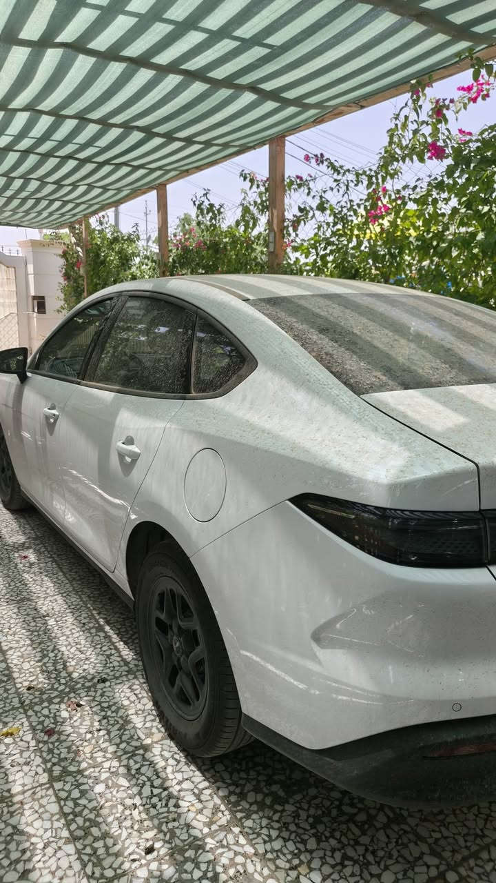 للبيع ....
بي واي دي سيل ٥
مرقم بغداد كامل بأسم المشتري (مدفوع أجور كاملة) 
ماشية ٢٥٠٠ كم 
السيارة مكفولة من أي حادث فقط 
باب عكس السايق بي صبغ (دبل كوت) +رصعتين 
كاملة الملحقات  
السعر ١٩٣٠٠ 
مكاني كربلاء
***********

