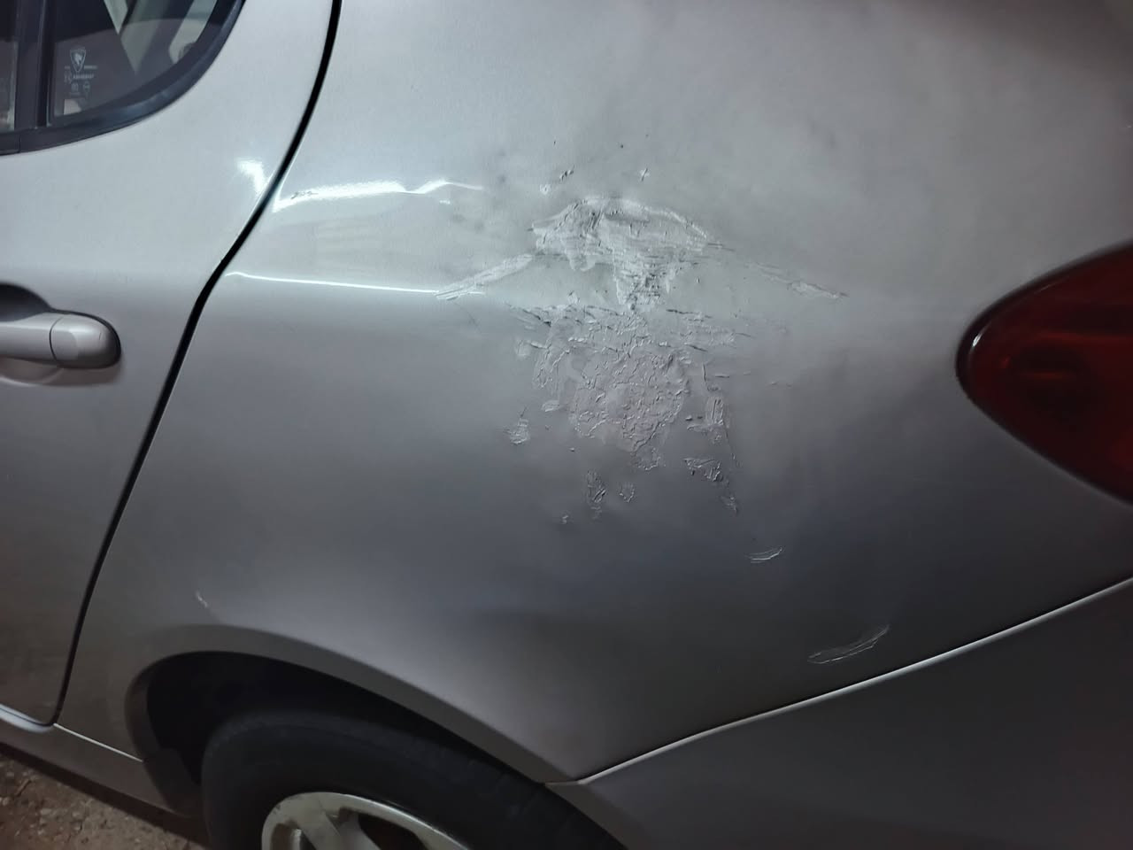 سياره بلاديه وضع شركه بيه بارد بالجاملخ الخلفي ومكحل مبين بالصور وجاهزه من كلشي  وصبخ دعاميه اماميه
السعر 74
مكاني بغداد 
الاتصال عل رقم ***********
سياره بلاديه وضع شركه بيه بارد بالجاملخ الخلفي ومكحل مبين بالصور وجاهزه من كلشي  وصبخ دعاميه اماميه
