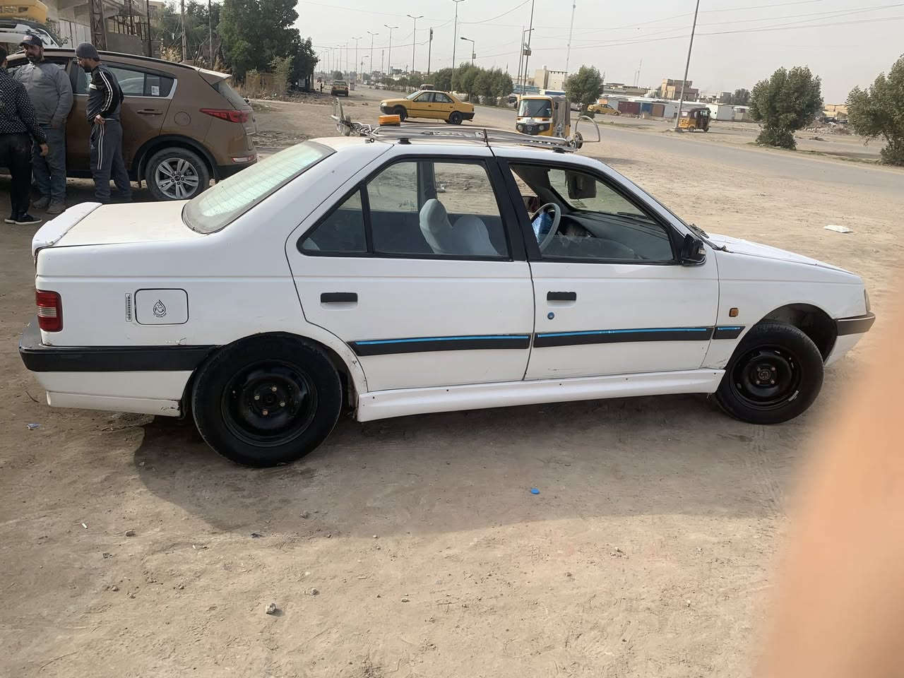 سلام عليكم ورحمة الله وبركاته  مرخصت الادمن بيجو405 مديل2010سياره كير مكينه تبريد كله شغال بيه نواقص بصيطه بدون ضربه فقط بنيد طاير ومبدل كهربايات كلها شغاله سعر 36 وبيها مجال الشراي  مكاني بغداد التاجي. ***********
