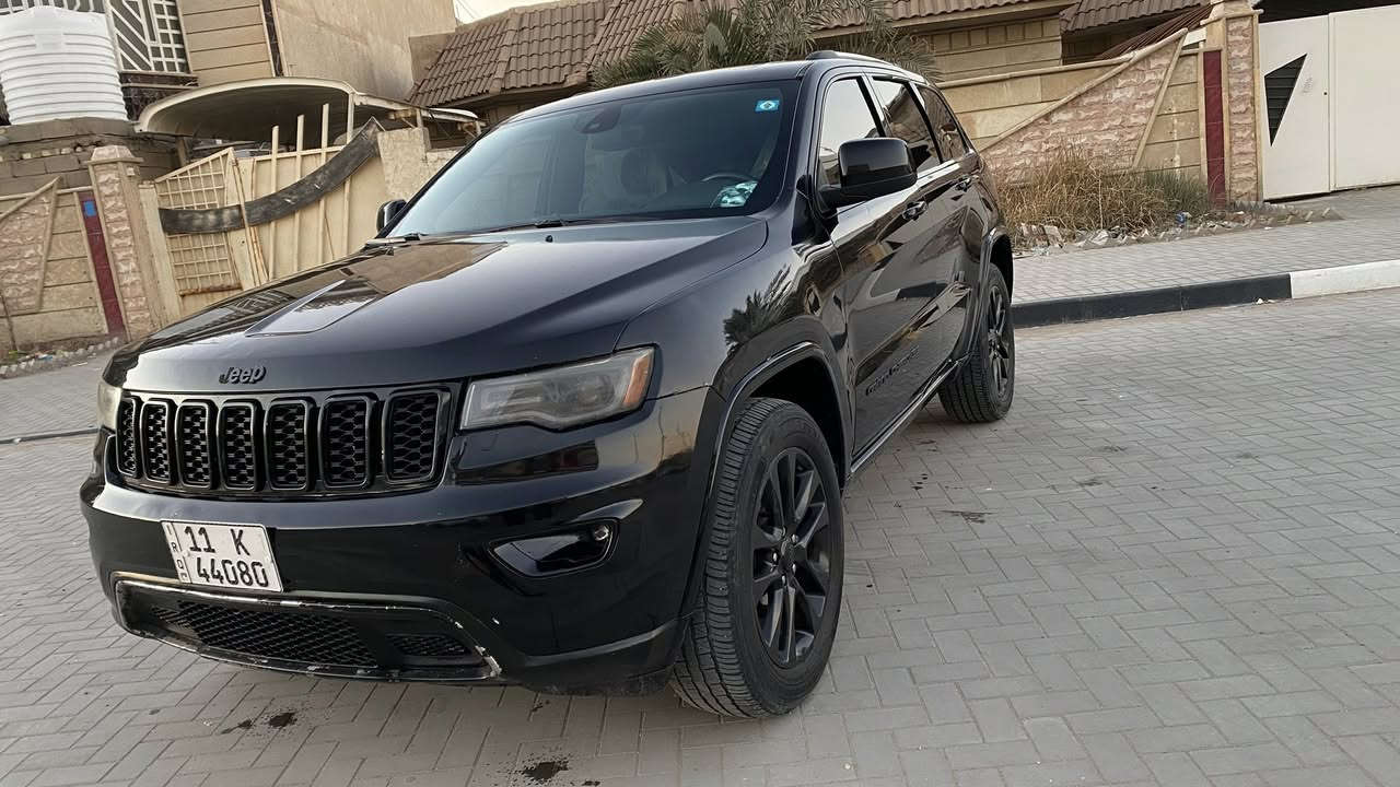 السلام عليكم (مكلف بالنشر )
 جيب شيروكي موديل ٢٠١٨  جاملق وبنيد صبغ فول مواصفات حره  تحويل ثاني يوم سعر ١٩٠ وبيه مجال مكان سياره
0770 597 0796
