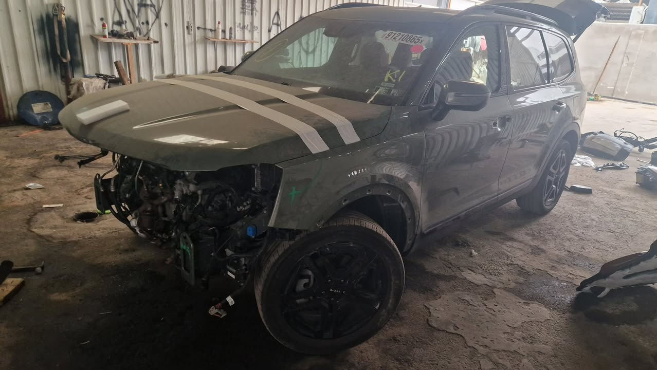 السلام عليكم
للبيع كيا تولرايد 2024 فئة اكس لاين لون اخضر داخل مشمشي السياره مواصفات فتحه شاشة كبيره كاميرا رادارات اماميه وخلفيه وجانبيه تدفئة وتبريد بالكراسي كراسي كهرباء الكراسي الخلفيه سياحيه وباقي المواصفات المعروفه وحادث السياره فقط دعاميه بدون دواخل وبدون ايرباك 

مكان السياره حالياً بالأردن تدخل شهداء 

وسعر السياره مقارنتاً بالحادث واللون والداخل والمواصفات يعتبر مناسب الشراي يتواصل وياي

مكاني بابل المسيب 

تواصل خاص او واتساب او اتصال 
***********
