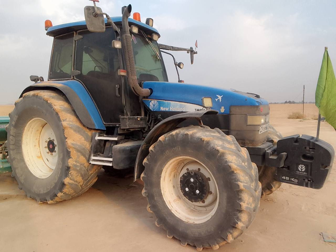 للبيع مكينه 155نضافه 90٠/٠تخم تاير ليكدام معه معداتهة دسك وطابعه الاستفسار عل رقم/***********
