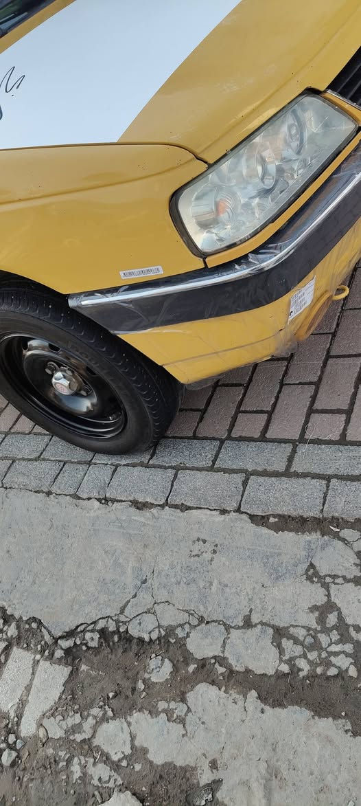 السلام عليكم بيجو للبيع موديل 2015صدر امامي خلفي جديد سياره مكفولة من الصبغ والتبديل مكينه بيه بداية تبخير مكاني بغداد الحبيبية السعر 39بيه مجال قليل رقمي ***********
