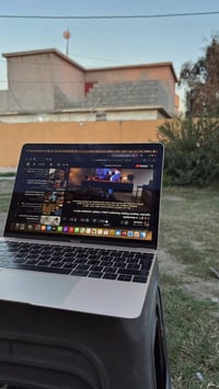 ماك بوك ٢٠١٥ • نظيف • ٢٣٧ دورة شحن