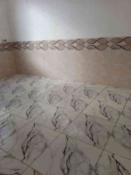 دار للأيجار 100م
حي النداء شارع المجمعات قرب جامع الاحسان 
يحتوي على استقبال مطبخ صاله غرفه نوم صحيات داخليه وخارجيه الارضيه بورسلين سيراميك 
سعر الأيجار 300 الف 

***********
***********
