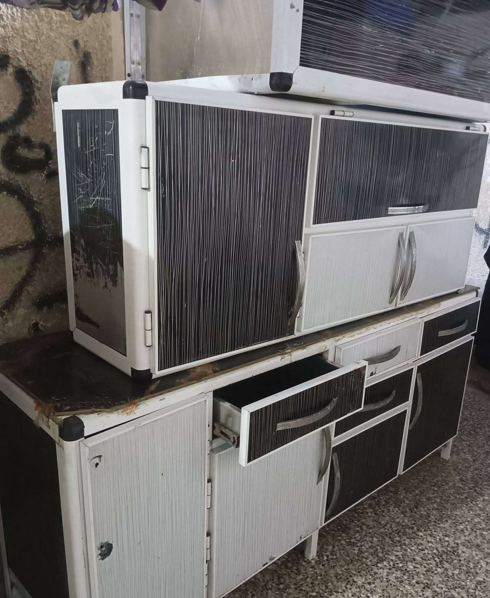 كاونتر للبيع نضيف مو سوكي تفصال اصلي ابو زاويه ثلاث قطع اريد ابيعه لغرض التبديل مكاني بغداد ***********
