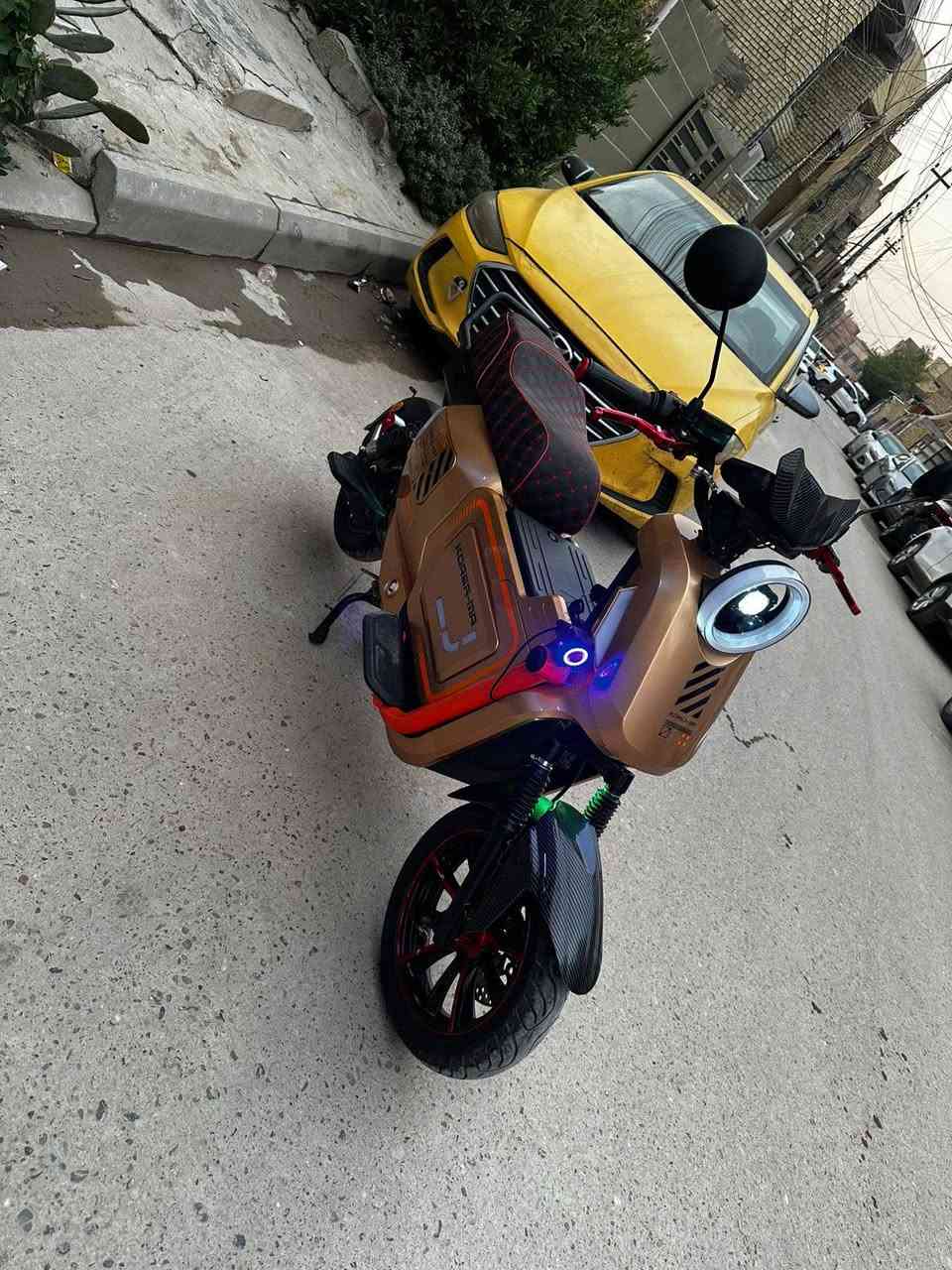 السلام عليكم اخوان  
دراجه جي تي ليثيوم للبيع 
30 امبير 72 فولت دراجه ملف 2000 الدراجه حيل جديده تقطع مسافه 70 كيلو  عداد السرعه 99 
السعر 850 وبيه مجال 
مكاني بغداد الزعفرانيه
للأستفسار اتصل 
***********
