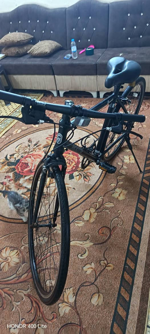 سلام عليكم عندي هذا بايسكل اصلي ياباني رياضي حلو مابي شي عطل كله شغال للبيع الواتساب ***********بغداد مدينة اريد ابيعه من وكت سعر 100وبي مجال الشراي
