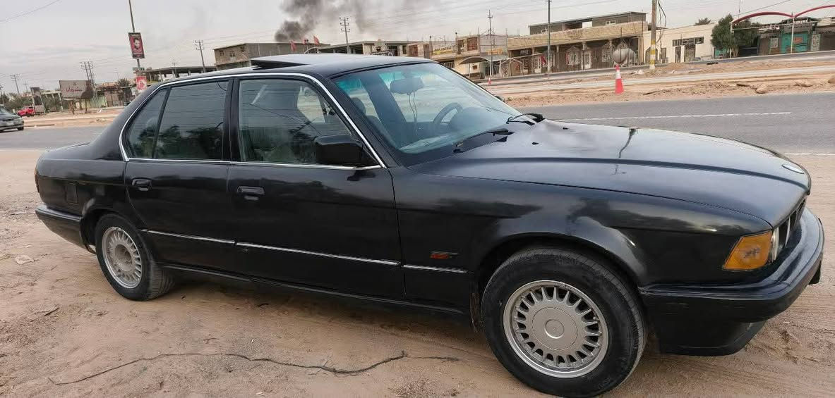 Bmw 730
مديل 92
كير ومكينه خير من الله حداديه تعبانه رقم بغداد دولي نهايه ال2029
راعيه يريد مداور اواجهك ويه راعيه السعر 40 مال بيع 
اتصال ***********
