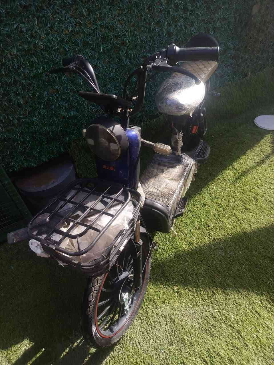 سلام عليكم دراجه شحن للبيع حجم 20 دراجه نظيفة 5بطاريات شاشه وبلوتوث 4سرع نقص الدراجه بطاريات فقط السعر 150 رقم ***********
