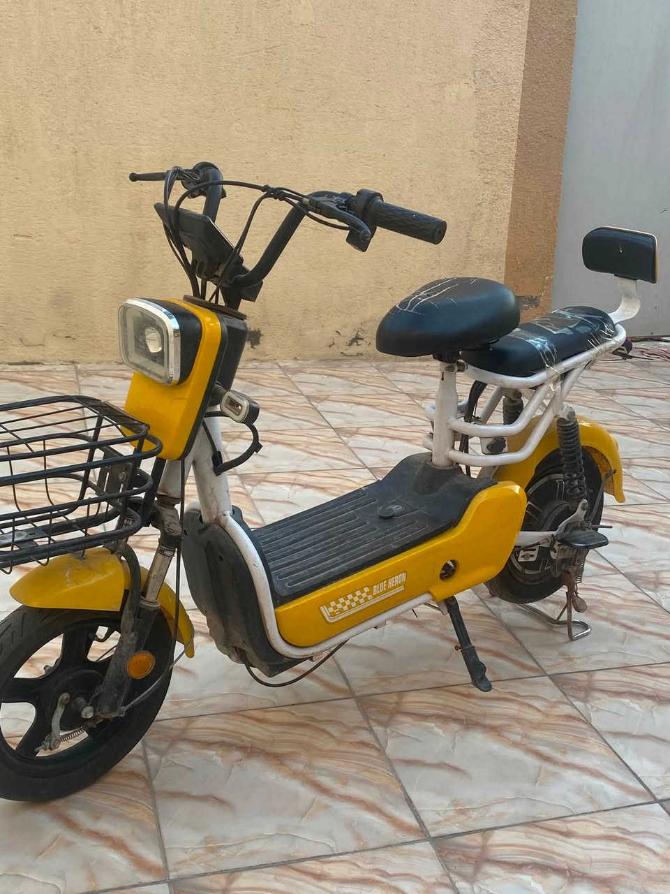 السلام عليكم دراجه شحن للبيع حجم 14اربع بطاريات السعر 250وبيها مجال للطلب والاستفسار ***********المكان السماوه حي الحكم
