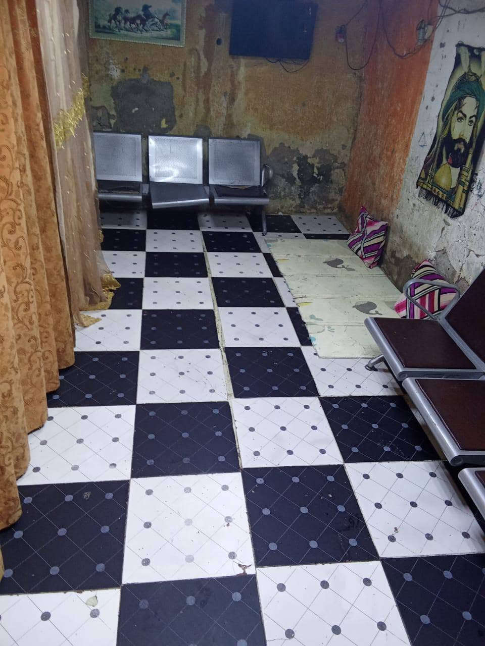 بيت تجاوز في بريهه بي غرفتين وهول ومطبخ وحمام وحديقه ومساحه تكدر تبني بيها غرفه تلاثه قرب المدارس وما عليه ازاله ولا تفليش السعر 15مليون وبي مجال الرقم ***********
