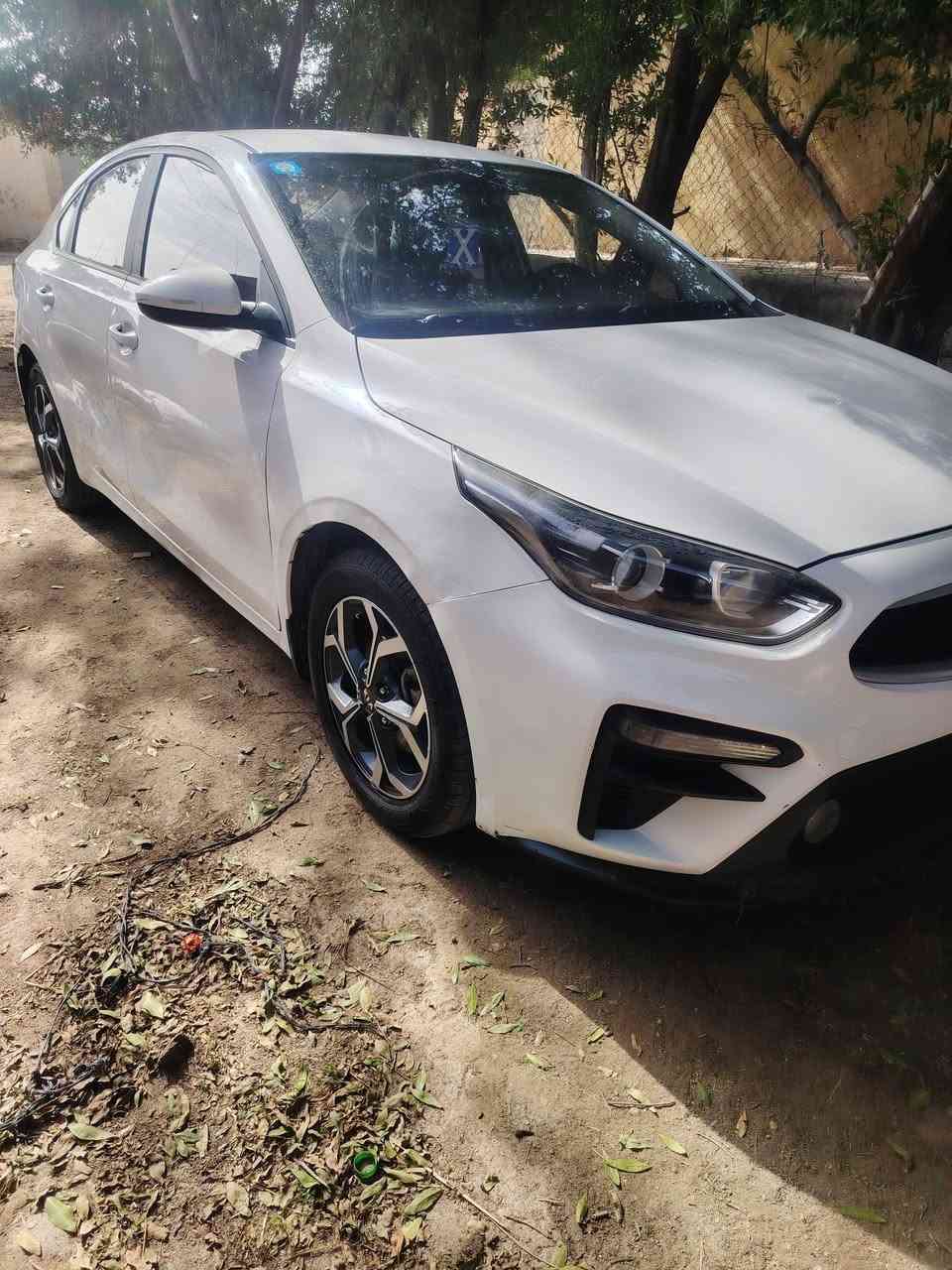 السلام عليكم سيراتو 21 خليجي مكفوله كفاله عامه بارد فقط نص فول تخم تاير كير محرك ١٦٠٠ رقم بغداد انكليزي مكانه ديوانيه غماس ***********
