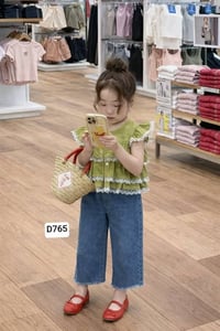 طقم بناتي كوري • قياس M و٢XL • خانقين