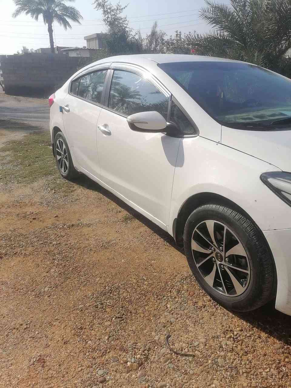 سيراتو موديل ١٤ هزه سنويه جدد رقم شمالي تحويل مباشر كير مكينه خير من الله مكينه ١٦٠٠ دوش بيهه طخه بسيطه بالحوض بعدهه ما معمره بالصفحه مو داخل الحوض كلش بسيطه تبريد تدفئه كله شغال تخم تاير جديد صدر حلوو سونار مرفق بالمنشور السعر ٩٨ وبيهه مجال  حك جيتك مكاني بغداد التاجي
***********
***********
