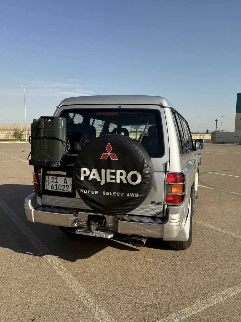 🚙 للبيع باجيرو 2000
للبيع باجيرو موديل 2000لون رصاصي، سيارة مرتبة واستعمالها طيب، مناسبة للعائلة والسفر والطرق الطويلة.

✅ المحرك 3000 (تبخير)
✅ فتحة سقف
✅ 3 قطع تبريد شغالة
✅ 7 ركاب
✅ جير أوتوماتيك
✅ لون رصاصي
✅ رقم بغداد / مشروع وطني
✅ السيارة باسمي وجاهزة للنقل
✅تايرات 🛞

💰 السعر: 95 ورقة
📌 السعر بيه مجال للزَبون الجاد
العنوان : بغداد بسمايه

📞 للاستفسار: ***********

الله يبارك للبايع والشاري، والمعاينة خير برهان. 🚗✨

#باجيرو #باجيرو_2001 #سيارات_بغداد #للبيع #ميتسوبيشي_باجير
