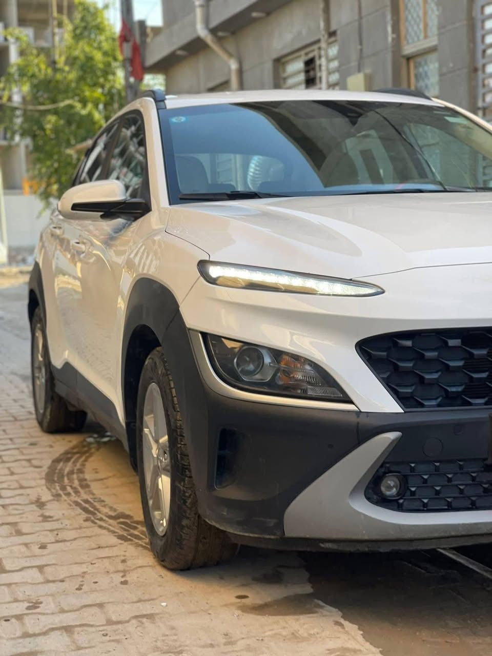 #السلام_عليكم
#للبيع 🚘

- هونداي كونا خليجي خليجي    Hyundai KONA  (2023) من شركه الاولى موتورز 

- رقم بغداد انكليزي هزه جديده

- مكينه  2000 DOSH

- السعر 173

- ماشيه 22 الف بعدهي زيرو 

المواصفات :-  

* بصمه تشغيل + ابواب  ذكيه وتشغيل عن بعد

*  شاشه  حجم الكبير + كامرا  

* رادار امامي + خلفي + جانبي 

* اشاره بالمري 

* 4 وضعيات قياده سبورت وسمارت وكومفرت وايكو

* تحكم  ستيرن 

* مانع انحدار 

* اوتو ستوب

- بيه بارد بوسط البنيد اثر سقوط شي عليه وبارد بالجاملغ الايمن

- ادامه السياره وتبديل الدهن من الشركه الاولى موتورز بعدهي جديده السياره كير محرك مكفولات 

- دواخل مكفوله  

- مكان السياره بغداد   

- للاستفسار 

- ***********

-***********
