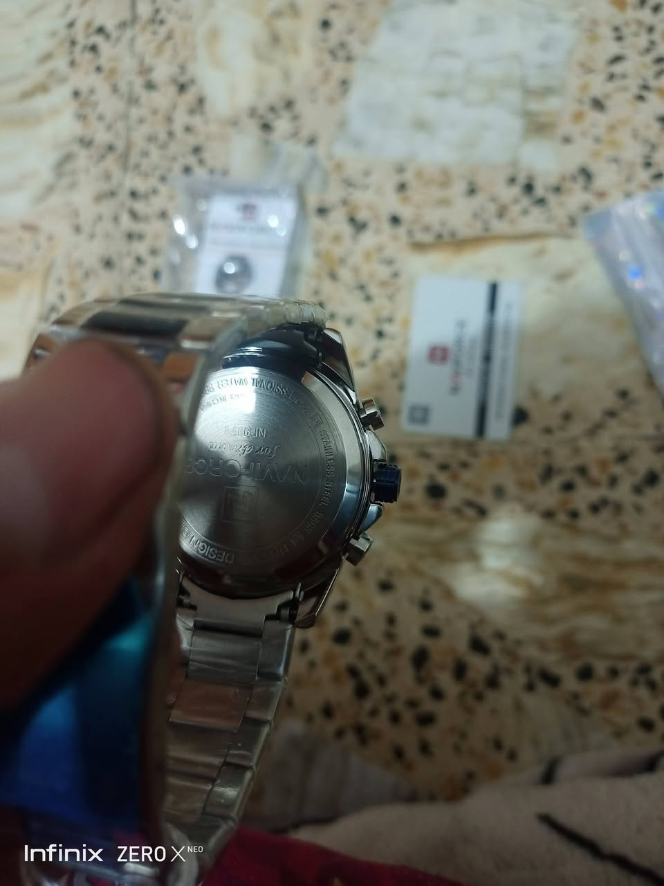 ساعه نڤي ڤورس اصلي كامل مرفقات عدة العلبه كارت الضمان كتلوك مختمه حفر ساعه مفوله مزاد اعلى سعر ابيع


**إذا كنت صاحب هذا الإعلان وتريد حذفه لأي سبب، رجاءا أرسل رسالة إلى الدعم الفني**