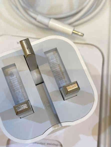 بدون مكانج وين اني ادزهن وافحص وأخذ ملحقات ايفون 13 برو ماكس بلاديات جدد بعدهن سعرهم ٣٠ مع التوصيل
*********** واتساب بس
