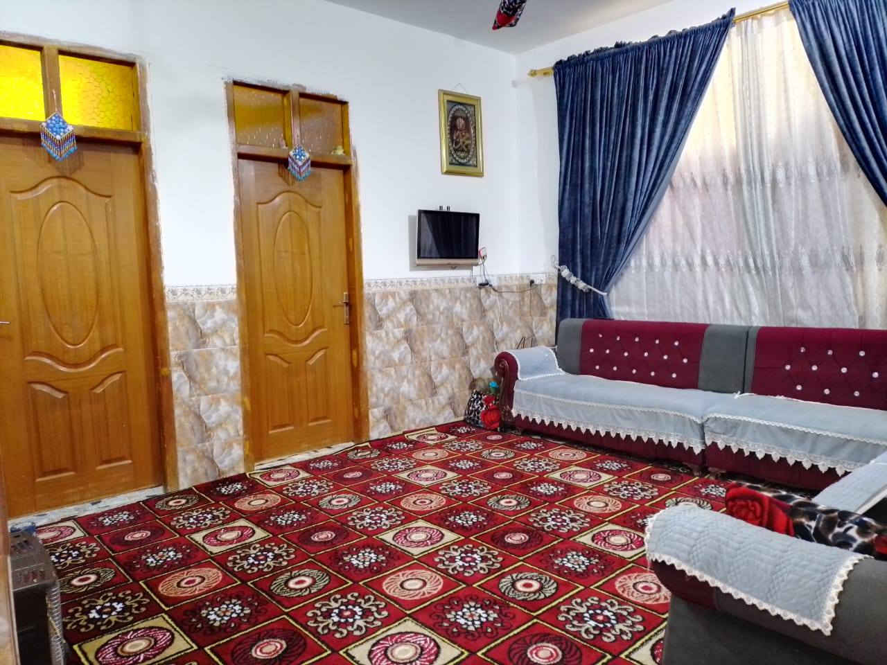 دار للبيع حواس نزلت جبار الكهربائ  مساحه 200 متر  يحتوي🏘️ علئ غرفتين نوم صاله استقبال ومطبخ  طرمه كراج سياره 
يرهم مراوس  
***********

