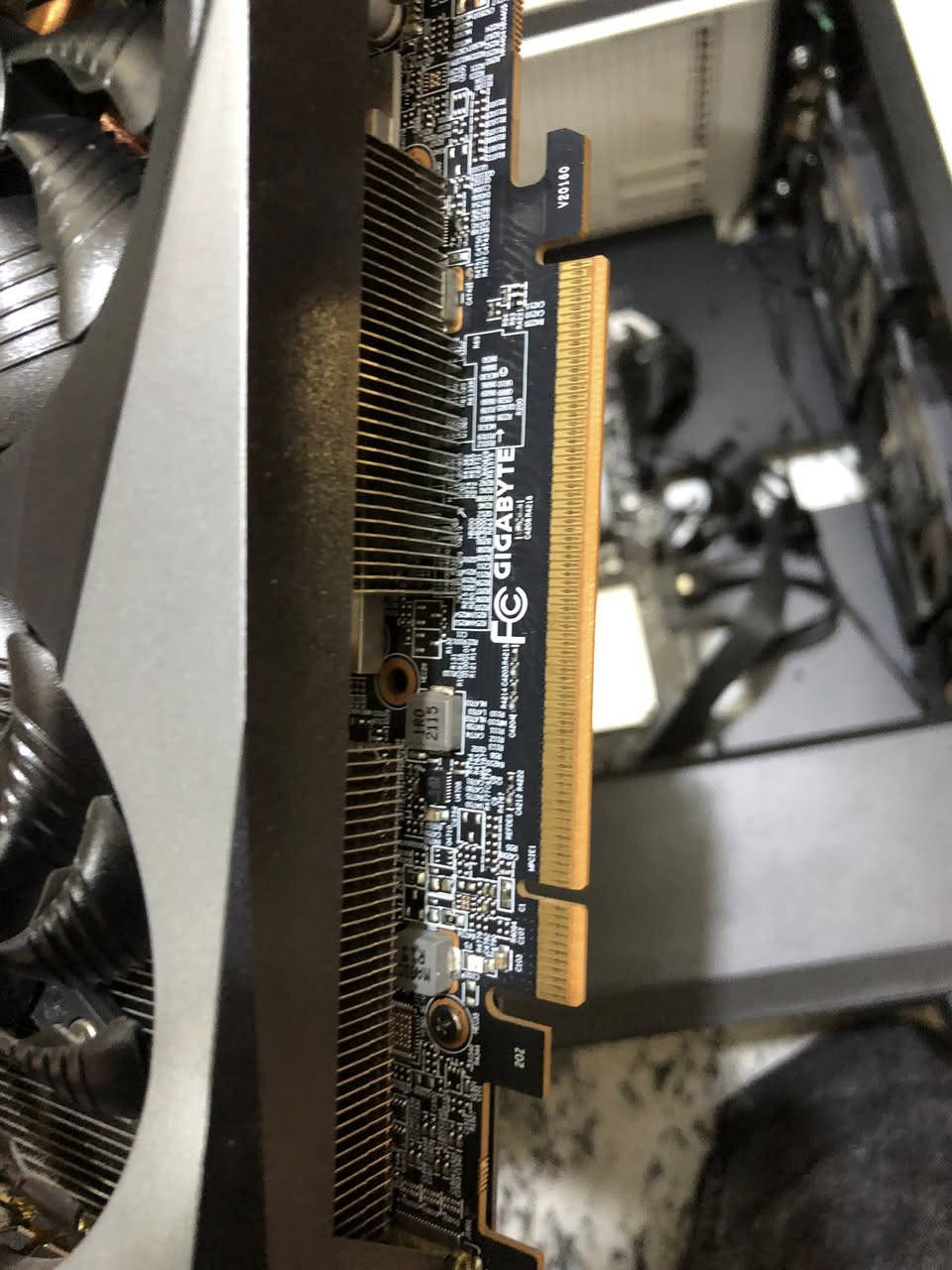 السلام عليكم
وحش AMD 
Gigabyte Radeon RX 6700 XT 12GB OC 3 Fan
الكارت بحالة جداً ممتازة
نظافة ١٠٠٪؜
غير مفتوح وعالفحص
اعلى حرارة ٦٩ 
(جيكو صور البنشمارك)
السعر ٤٧٠ الف
ماعندي توصيل
مكاني بغداد ، جميلة


**إذا كنت صاحب هذا الإعلان وتريد حذفه لأي سبب، رجاءا أرسل رسالة إلى الدعم الفني**