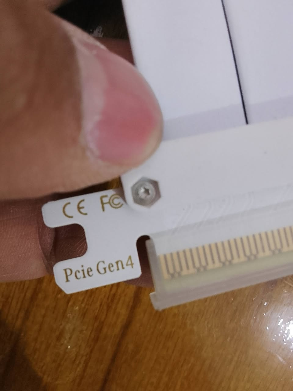 السلام عليكم ​🔌 للبيع: كيبل رايزر جيل رابع أصلي باللون الأبيض المميز (PCIe Gen 4 Riser Cable) ✨
السلام عليكم ​🔌 للبيع: كيبل رايزر جيل رابع أصلي باللون الأبيض المميز (PCIe Gen 4 Riser Cable) ✨
​لعشاق التجميعات الاحترافية والـ Gaming، متوفر كيبل رايزر لتشغيل كارت الشاشة بشكل عمودي (Vertical) بأعلى كفاءة وبدون أي فقدان بالأداء.

​المميزات:

​🚀 الجيل الرابع (PCIe Gen 4): متوافق تماماً مع أقوى وأحدث كروت الشاشة (RTX 40 / RTX 30) والماذربوردات الحديثة بدون الحاجة لتعديل إعدادات الـ BIOS.

​⚪ اللون: أبيض مميز وراقي جداً لتجميعات الـ White Setup.

​🛠️ الاستخدام: ممتاز للكيسات الحديثة والتجميعات الصغيرة (ITX).

​👌 الحالة: ستوك نظيف جداً بحكم الجديد وعلى الفحص والتشغيل.

​💰 السعر: [  30,000 دينار مع توصيل


**إذا كنت صاحب هذا الإعلان وتريد حذفه لأي سبب، رجاءا أرسل رسالة إلى الدعم الفني**