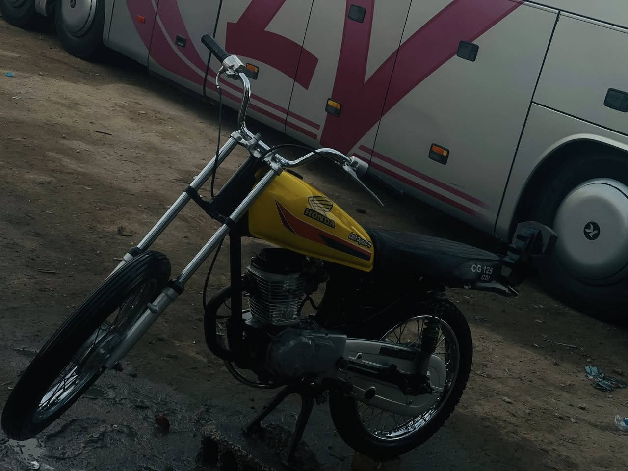 سلام عليكم دراجه أربعه كير تعمير دراجه جديده اوراق اصولي اوراق اصولي تحويل بسمك كبل دراجه جديده شوفة عينكم 650 وبيها مجال حك الجيه الشراي يتصل ***********
