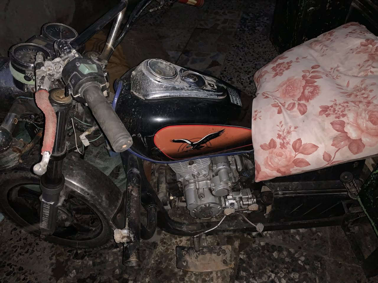 السلام عليكم ستوته موديل 21 ستوته نظيفه ستوته كهربائيات شغاله نقره سلف مكانه حي النصر بغداد. 1550 السعر ***********
