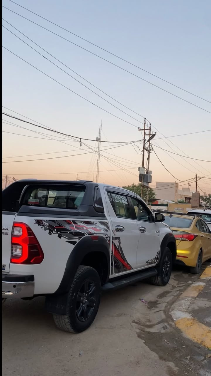 السلام عليكم تيوتا هايلوكس 2024 trd سيارة كير مكينة مكفول ماشية 59 الف تخم تاير جديد + سبير مالتها موجود الشركة 
والسونار موجود للاستفسار اتصل ع الرقم وادلل .. ♥️
مكانها ديالى
‭٠٧٧١ ٢٢٦ ٧٦٧٤‬
