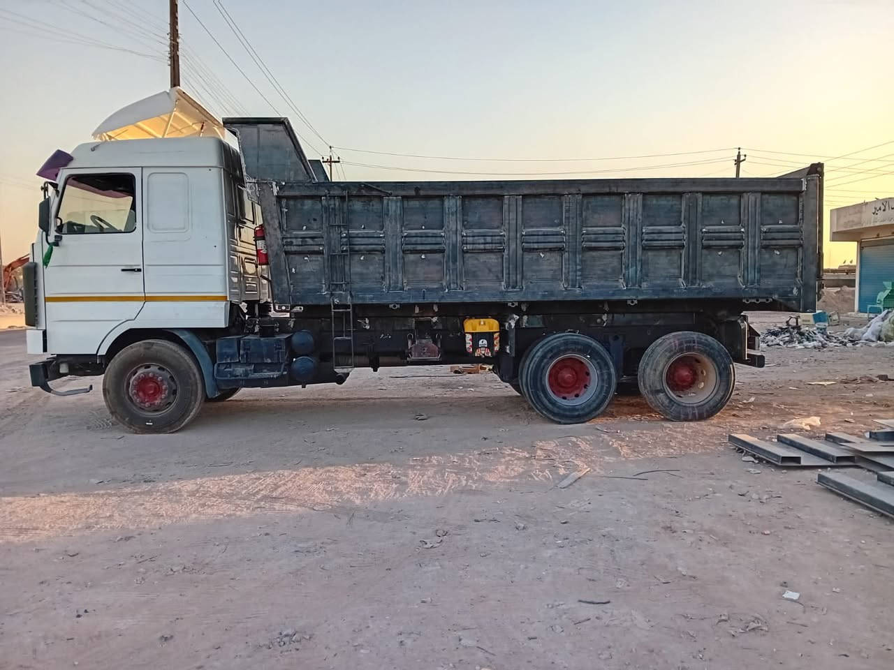 سلام عليكم ماك نيسان للبيع ***********
