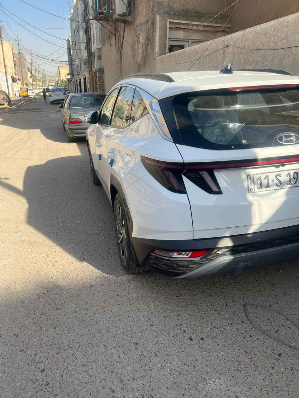 السلام عليكم
توكسان 24 خليجي 
ماشيه 32
السياره فول موصفات. 
امبدل بيهه باب السكن نفس الون اصلي شركه او بيهه شبر صبغ بلصندوق فقط 
سياره جديده. بعدهه بحاله الزيرو. مكينه كير. تبريد. صدر جديد. ع الشركه. 
السعر 187 او بيهه مجال 
مكاني بغداد المشتل 
***********
