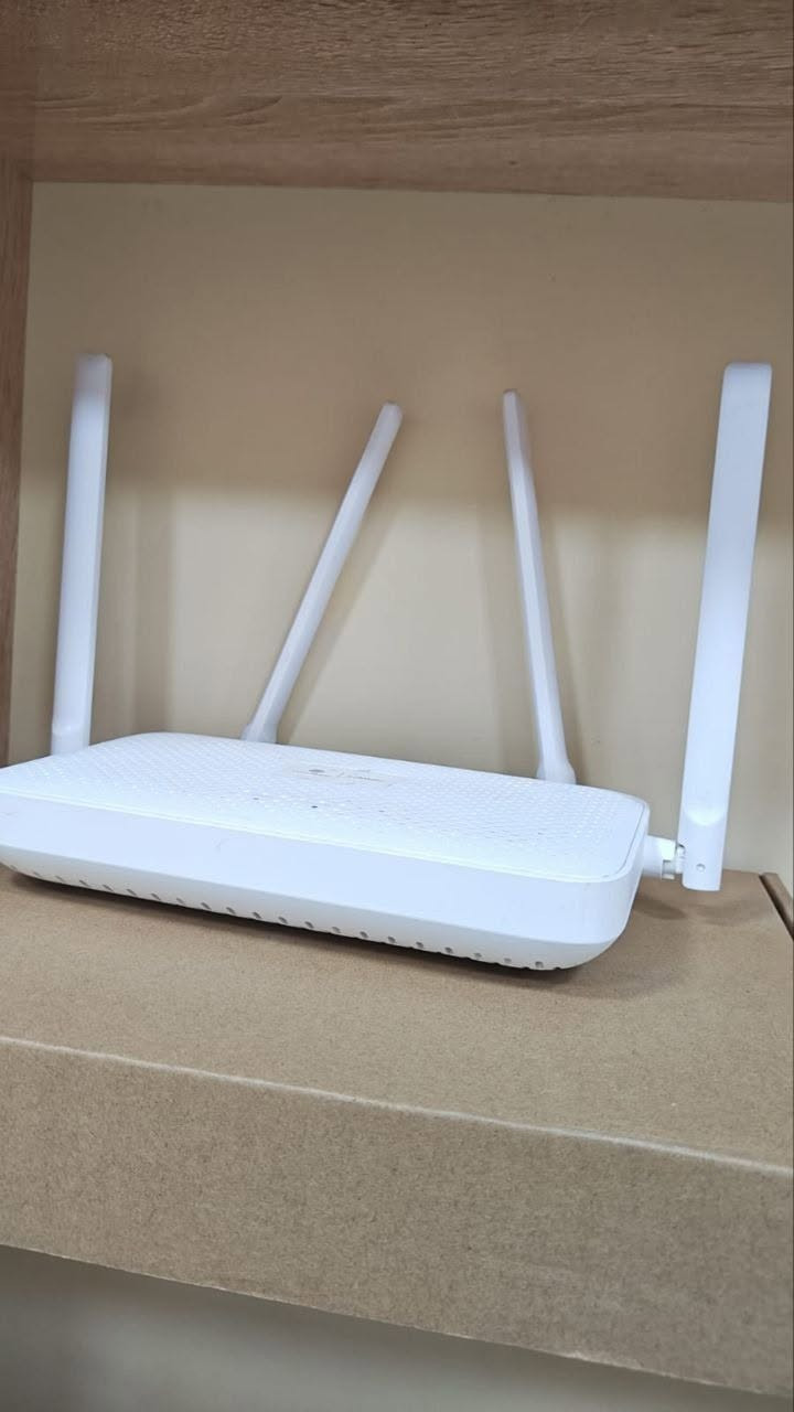 🔥 توفر راوتر XIAOMI CR8088 AX3000 WiFi 6 🔥
مستخدم نظافة 90%
📡 يدعم WiFi 6 بسرعة AX3000
📡 سرعة تصل إلى 3000Mbps
📡 معالج Qualcomm Dual-Core قوي
📡 رام 256MB لأداء ثابت وسريع
📡 يدعم Mesh لتوسيع التغطية
📡 تغطية ممتازة وثبات عالي
📡 مناسب للألعاب والبث والكامرات
📡 يدعم 2.4G + 5G
📡 4 بورت جيگابت عالية السرعة
📡 منافذ WAN/LAN جيگابت
📡 يدعم توصيل أكثر من 250 جهاز
📡 يدعم تطبيق Xiaomi للإدارة والتحكم
📡 نظام MiWiFi مبني على OpenWRT
📡 يدعم VPN و QoS و Guest Wi-Fi
📡 تصميم تبريد ممتاز وأداء مستقر
✅ مناسب للبيوت والطابقين
✅ مناسب للاستخدام المنزلي والمهني
✅ يعمل على الكيبل الضوئي عن طريق ONU / ONT
✅ يدعم تشغيل الإنترنت من الضوئي والأبراج بكفاءة عالية

📩 للاستفسار مراسلة الصفحة
🚚 يتوفر توصيل لكل المحافظات


**إذا كنت صاحب هذا الإعلان وتريد حذفه لأي سبب، رجاءا أرسل رسالة إلى الدعم الفني**