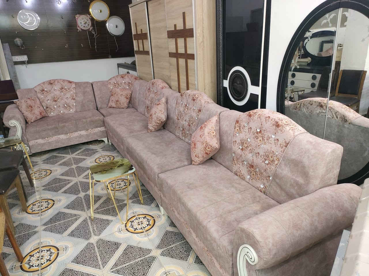 تخم مستخدم نظيف
٥ قطع 
٩ مقاعد
السعر 250
حي الشرطه مقابيل مجمع  البيت الاوربي
078-297-00075 ابو نور


**إذا كنت صاحب هذا الإعلان وتريد حذفه لأي سبب، رجاءا أرسل رسالة إلى الدعم الفني**