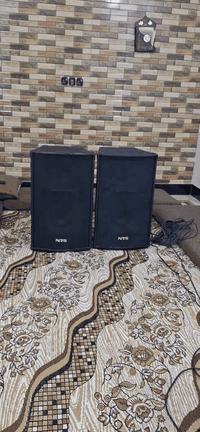 سلام عليكم// زوج سماعات كوسكيل 15 انج من شركه صدى البلد نضيفات للبيع سعرهن ٣٥٠ الف للاستفسار ***********  مكاني الرمادي يوجد توصيل لبغداد فقط
