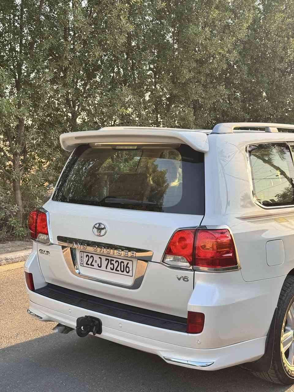 السلام عليكم 🙋🏻‍♂️من رخصه لادمن
لاندكروزر 2014 برايم للبيع او مراوس حسب القناعه 
مواصفات السياره  ⬇️
بصمه تشغيل عن بعد  
فتحه سقفيه 
مري شفط معى قلاب 
كامره خلفيه حساسات امامي خلفي 
لد نهاري زراكات مصابيح 
كشنات جلد معى تحكم كهرباء
السياره كير مكينه مكفولات شرط الفحص ضرر السياره كما موضح في السونار السعر (385)وبيها مجال 
مكان السياره بغداد حي الجهاد 
الرقم للاستفسار ***********
