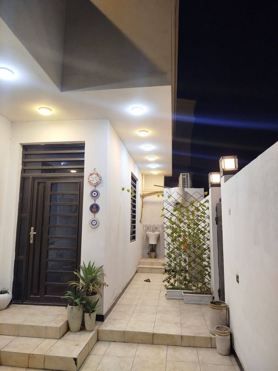 مساء الخير
للبيع للبيع للبيع
دار سكني في حي الزراعة
المساحة ١٣٠ متر
الوجه ١٠ متر.
النزال ١٣
ركن
بناء ٢٠٢٥
عرض الشارع ١٢ متر
تبليط ومجاري
وارصفة

غرفتين نوم
استقبال
صالة
مطبخ
صحيات
فووول
مزود بطاقة شمسية ١٢ امبير
على مدار ٢٤ ساعة
السعر مناسب
للأستفسار الاتصال على
*********** واتس
*********** اتصال
مكتب البصمة للعقار الضباط الثانية مقابل مذخر أدوية الراوي
