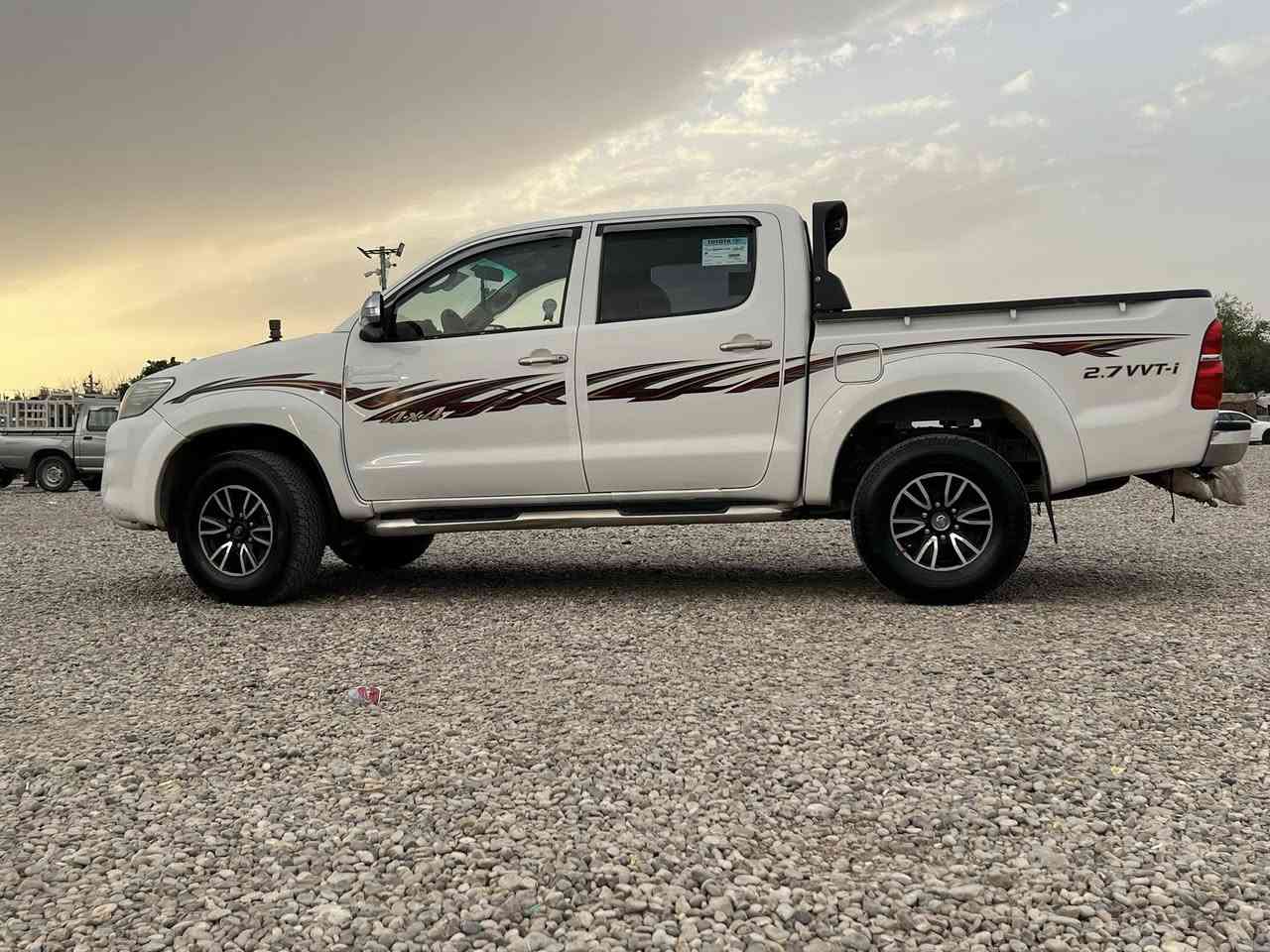 مەرزیە ۲٠۱۲ بطل سەید نەهرۆ
هیچ نوقسانی نیە 
سبوخی نیە 
گئڕ و مەکینەی بەشەرت
182 حەقیقی چوە
سەنەوی تا 28 تازەیە بەناوی خۆمەوەیە

***********
