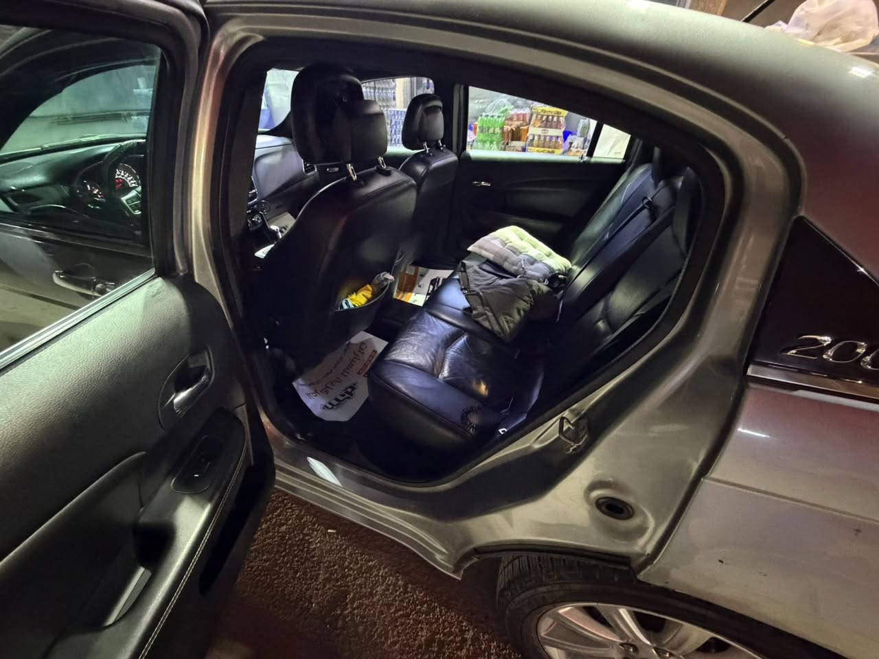 كرايسلر c200 موديل 2013 محرك 3600
 
فول مواصفات لمتد محرك فليكس فيول بانزين عادي 
 
رقم بغداد جديد ماشية اقل ال100 الف ميل
فتحة
تشغيل عن بعد
تدفئة كشنات وجلد
كرسي السايق كهرباء 
فول تحكم ستيرن 
مثبت سرعة
مانع انزلاق 
هيتر مري جانبية

داخل جديد ومحرك وكير وتبريد بدون اي نقص

راديتر ومي زيتي ودبة وقبق الدبة ومراوح وواشر ووتربم وفريز تبريد ودهن كير وفلتر ودسكات امامي كلة جديد 

عوزها  ترتب البجم شوية بس

ضربتها جاملغ ايسر وبنيد بدون اي دواخل
صبغ باب السايق وجاملغ ايمن بدون معجون

سعر 78 وبيها مجال بسيط مكان الدورة
***********
